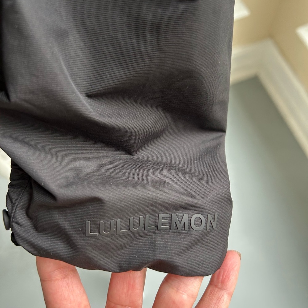 Lululemon | Women’s Lightweight Cropped Track Jacket – Black - Picture 6 of 11
